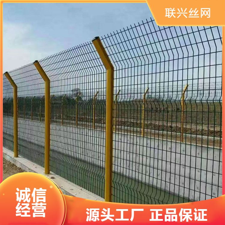 The size and color of the protective net for the water source area of the enclosed reservoir in the photovoltaic power plant area can be customized