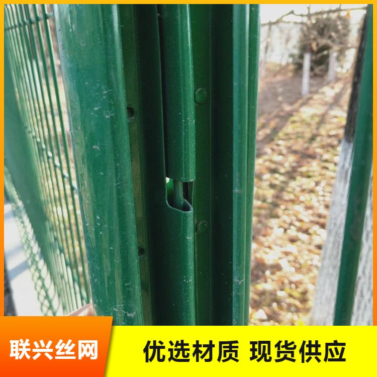 Dipped plastic bent guardrail net, villa park protective net, river water source fence net, anti-corrosion source supply