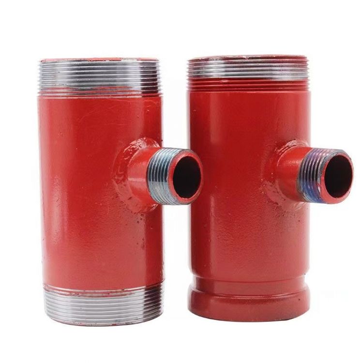 Right angle fire protection tee with good seismic resistance standard thread