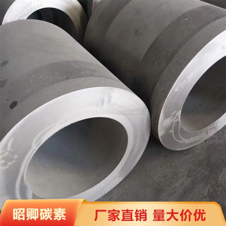 Long service life of clay/silicon carbide crucibles for metal/alloy melting in the production of graphite crucibles