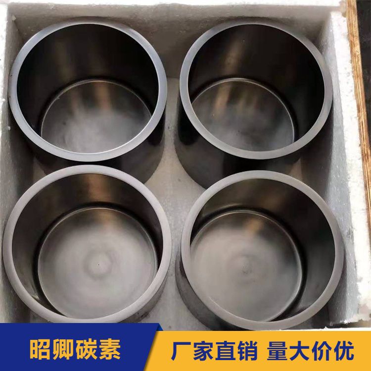 Long service life of clay/silicon carbide crucibles for metal/alloy melting in the production of graphite crucibles