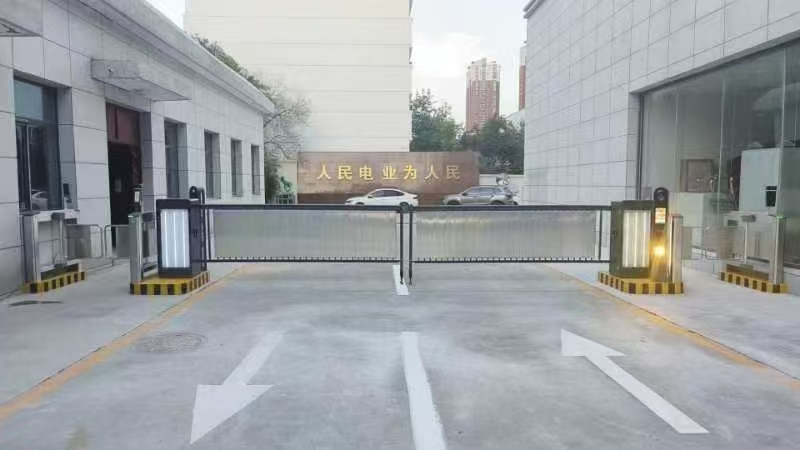 门禁控制系统如何与车辆进出管理联动
