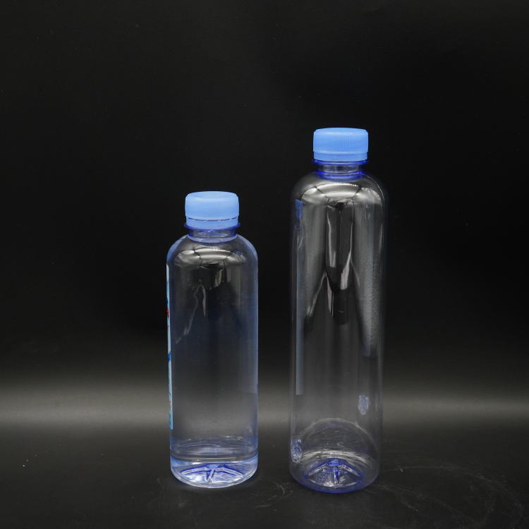 Plastic bottles are practical, convenient, compact, delicate, hard, and shock resistant, with multiple capacity combinations