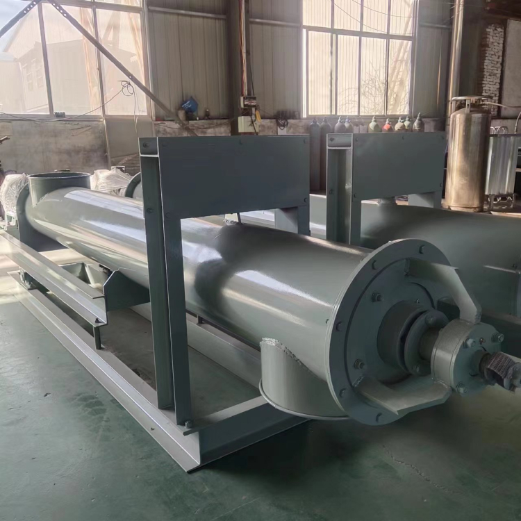 Automatic adjustment and stable feeding of spiral scale conveyor in the production of tubular spiral scale