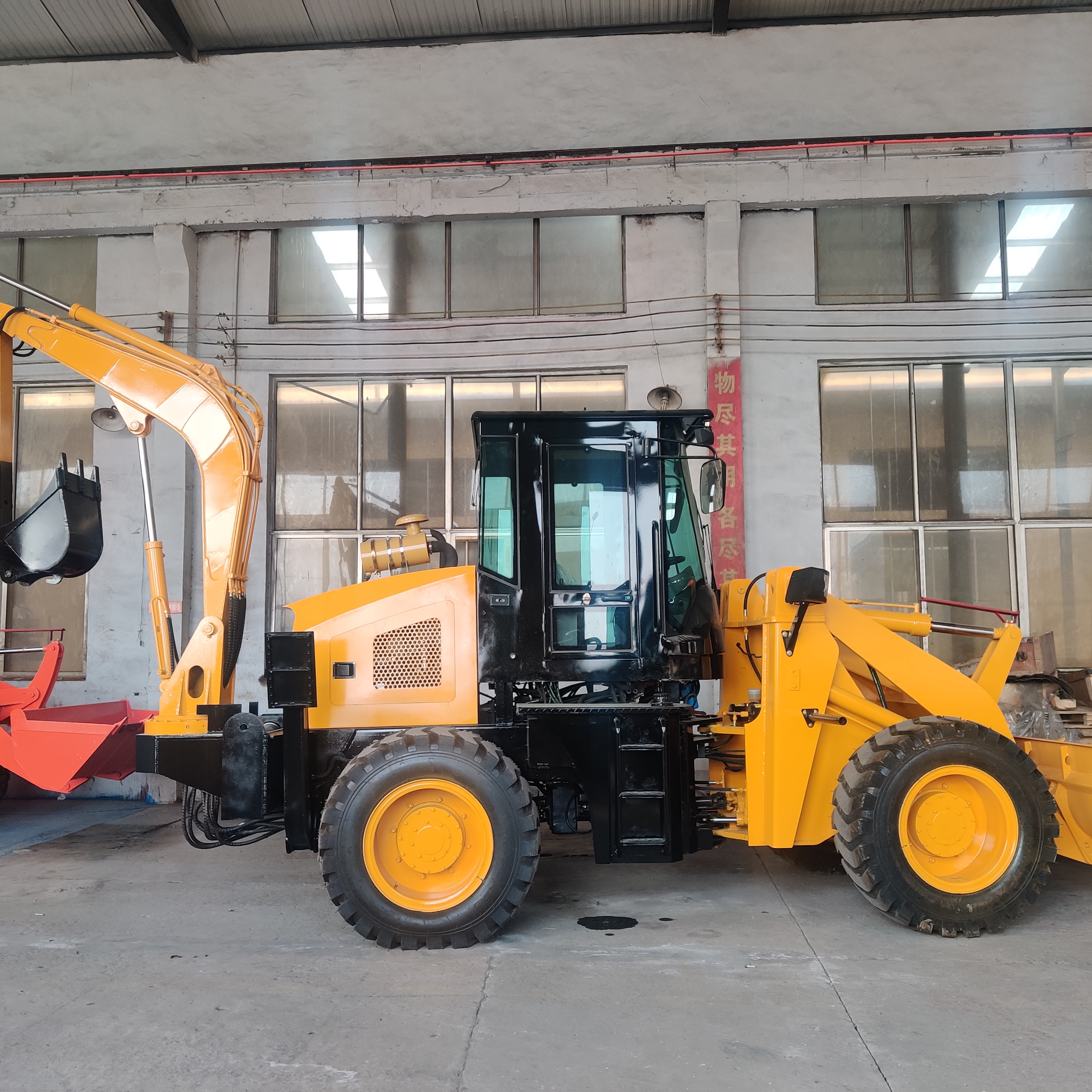 Small forklift loaders have good mobility, comfortable operation, and stable machine performance